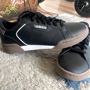 Adidas Roguera Trainers FY8877 NEVER WORN Mens Size 7.5